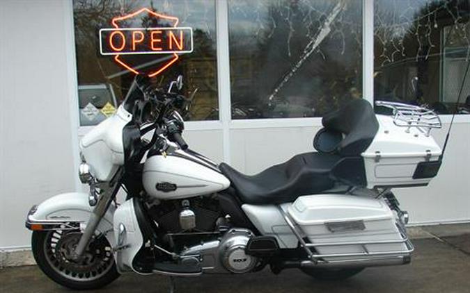 2012 Harley-Davidson FLHTCU Electra Glide Classic