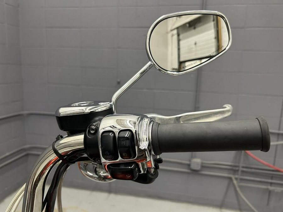 2005 Harley-Davidson® XL883C - Sportster® Custom 883C