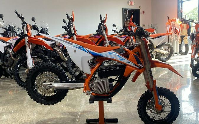 2024 KTM SX-E 3