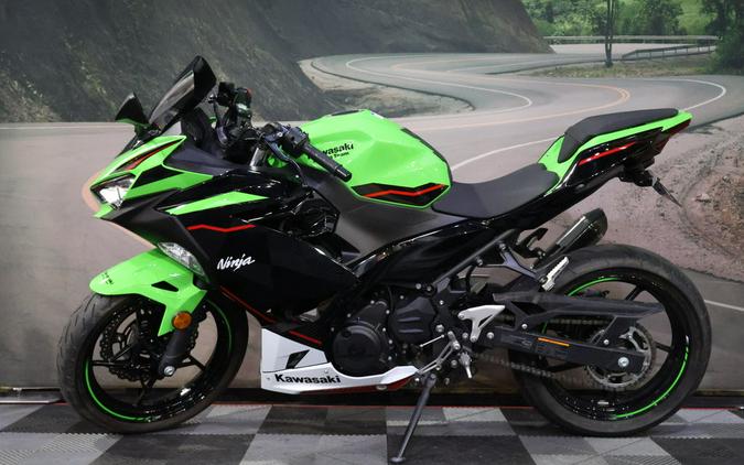 2022 Kawasaki Ninja® 400 KRT Edition ABS