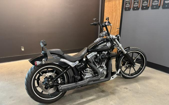 2016 Harley-Davidson® Breakout® Vivid Black
