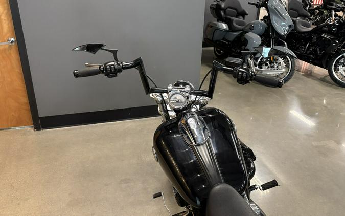 2016 Harley-Davidson® Breakout® Vivid Black