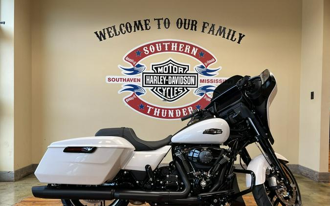 CVO™ Street Glide®  Southern Thunder Harley-Davidson®