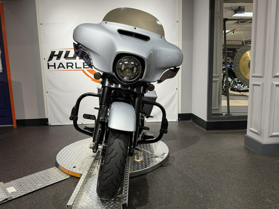 FLHXS 2019 Street Glide Special