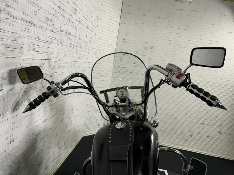 2004 Honda VT1100C2 Shadow Sabre