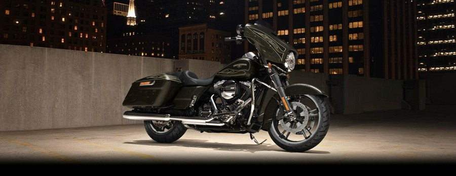 2016 Harley-Davidson® Street Glide® Special Hard Candy Gold Flake