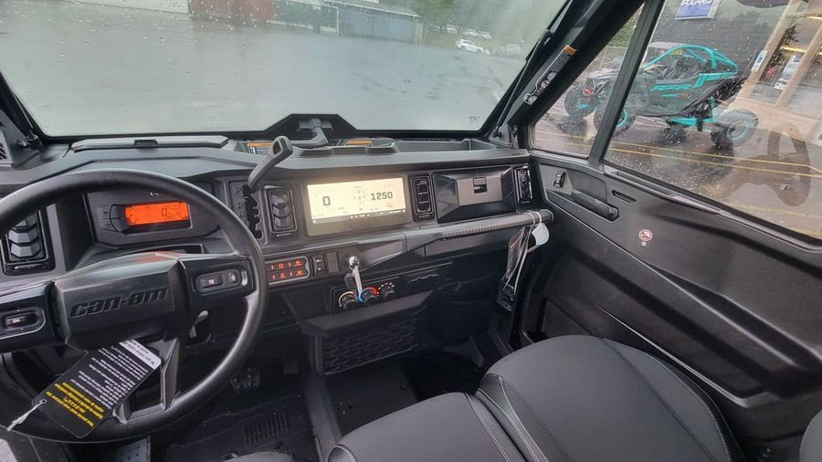 2026 Can-Am® Defender Limited HD11 Desert Tan & Carbon Black