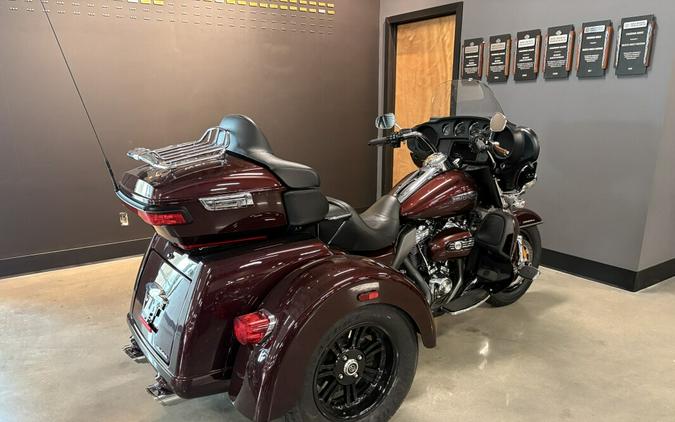 2019 Harley-Davidson® Tri Glide® Ultra Twisted Cherry