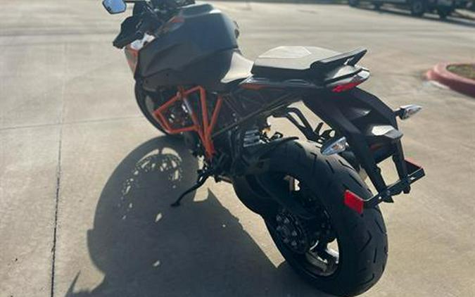 2023 KTM 1290 Super Duke GT