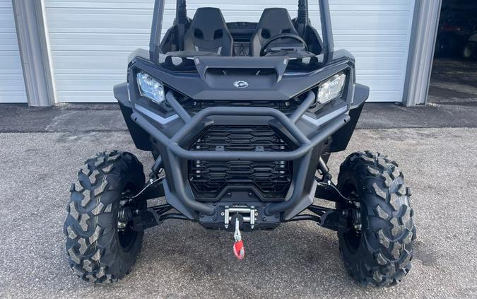 2024 Can-Am Commander XT 1000R Red / Black DEMO MODEL