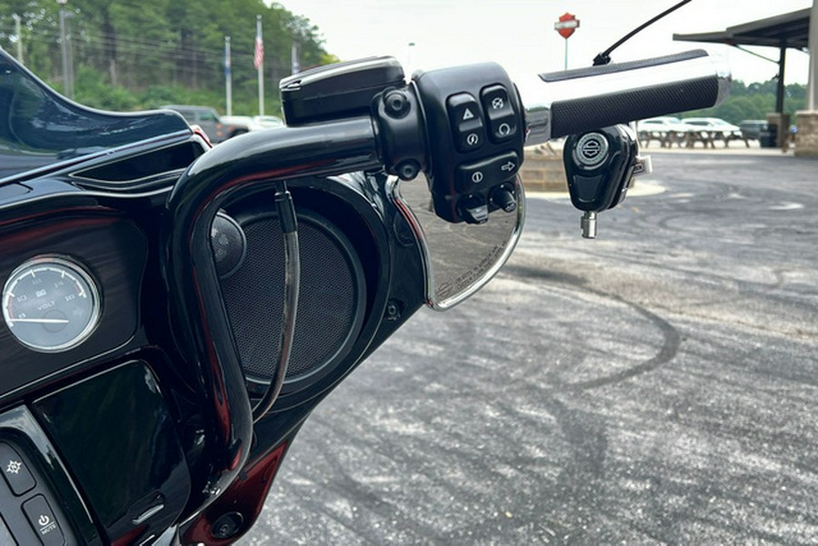 2017 Harley-Davidson FLHXSE - CVO Street Glide