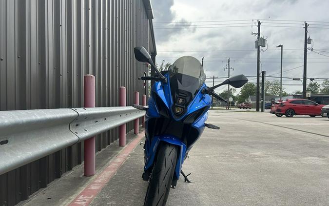 2025 Suzuki GSX-8R 8R