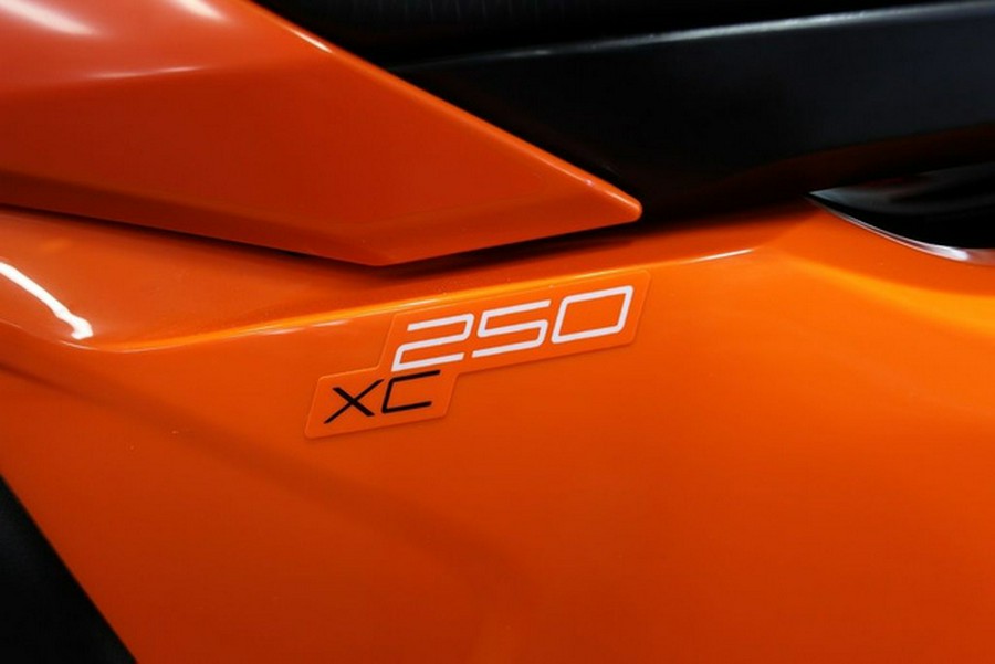 2025 KTM XC 250