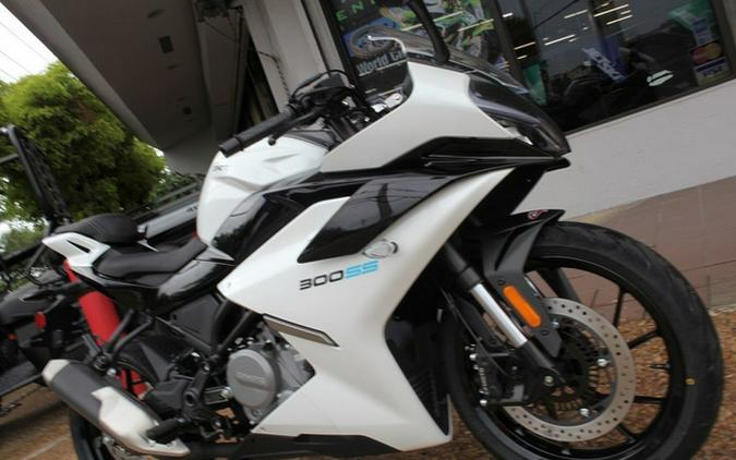 2025 CFMOTO 300SS