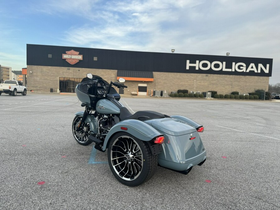 2024 Harley-Davidson Road Glide 3 SHARKSKIN W/ PINSTRIPE