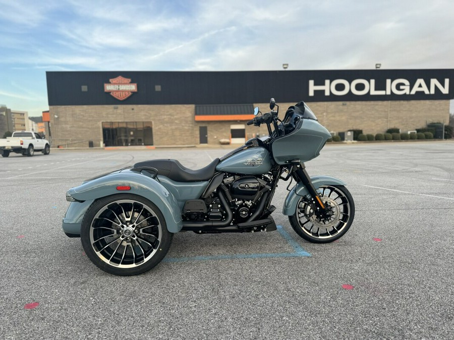 2024 Harley-Davidson Road Glide 3 SHARKSKIN W/ PINSTRIPE