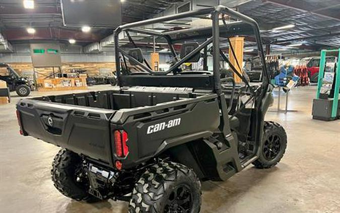 2024 Can-Am Defender DPS HD9