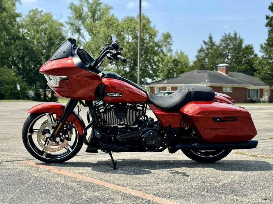 2024 Harley-Davidson Road Glide™ Whiskey Fire - Black Finish