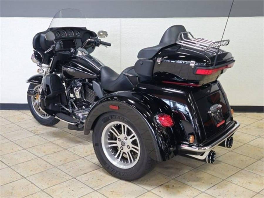 2021 Harley-Davidson® FLHTCUTG - Tri Glide® Ultra