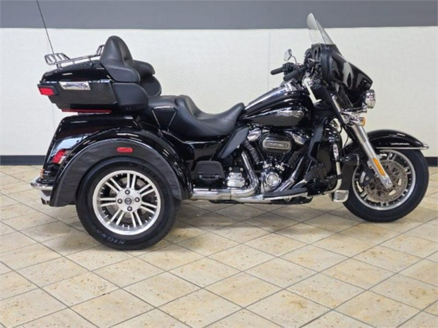 2021 Harley-Davidson® FLHTCUTG - Tri Glide® Ultra