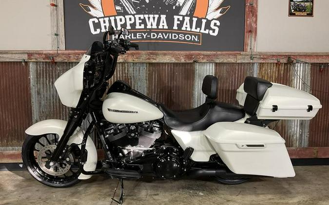 2018 Harley-Davidson® FLHXS - Street Glide® Special