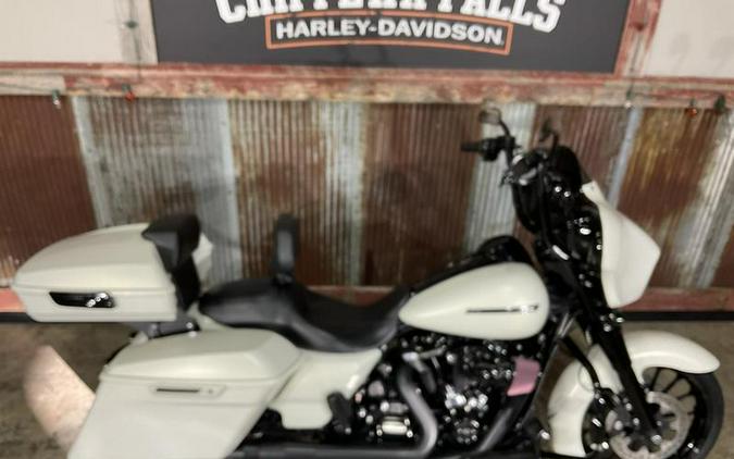 2018 Harley-Davidson® FLHXS - Street Glide® Special