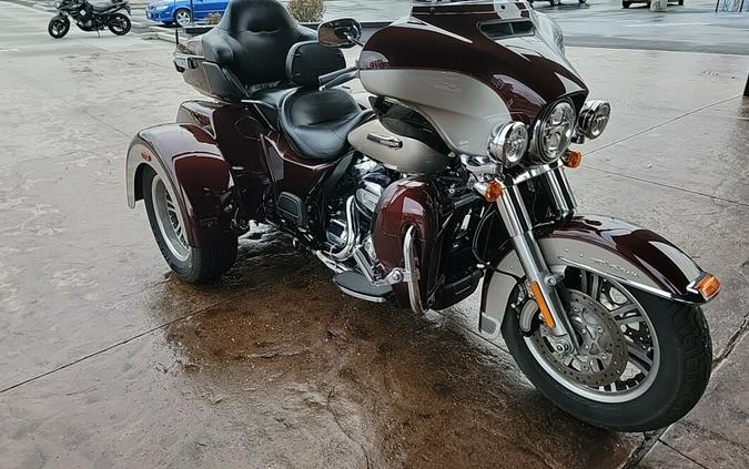 FLHTCUTG 2018 Tri Glide Ultra