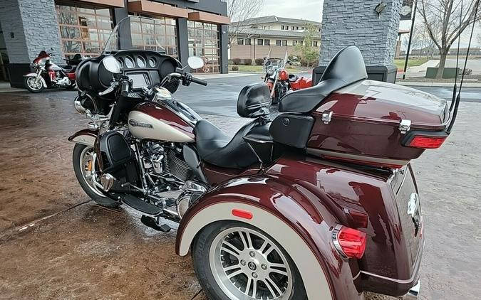 FLHTCUTG 2018 Tri Glide Ultra