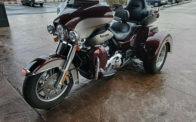 FLHTCUTG 2018 Tri Glide Ultra