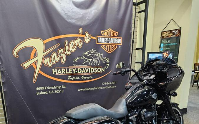 2021 Harley-Davidson® Road Glide® Special Vivid Black - Black Finish