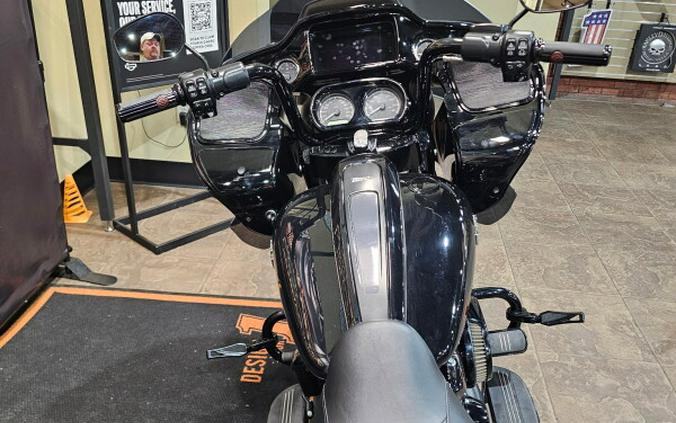 2021 Harley-Davidson® Road Glide® Special Vivid Black - Black Finish