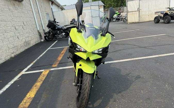 2026 Kawasaki Ninja® 500 SE ABS