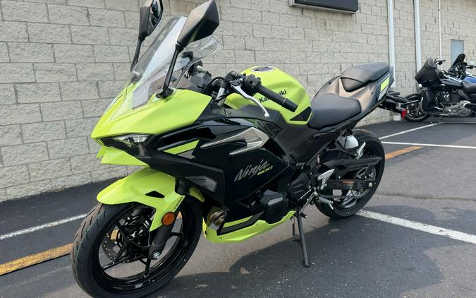 2026 Kawasaki Ninja® 500 SE ABS