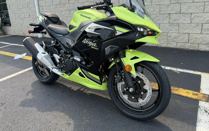 2026 Kawasaki Ninja® 500 SE ABS