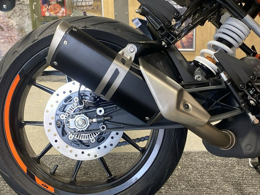 2023 KTM Duke 390