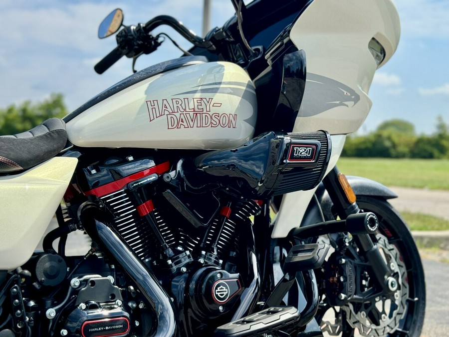 2024 Harley-Davidson CVO™ Road Glide® ST Golden White Pearl