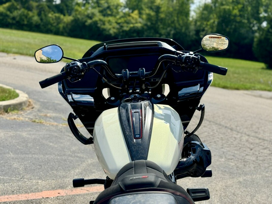 2024 Harley-Davidson CVO™ Road Glide® ST Golden White Pearl