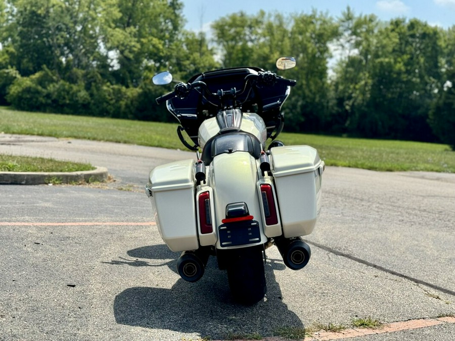 2024 Harley-Davidson CVO™ Road Glide® ST Golden White Pearl