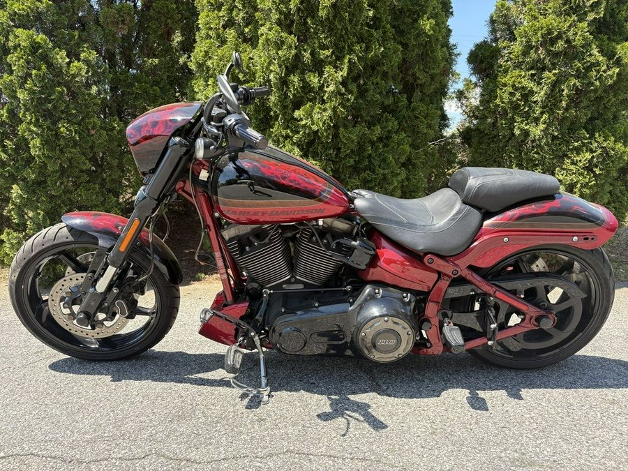 2017 Harley-Davidson Softail® CVO™ Pro Street Breakout®