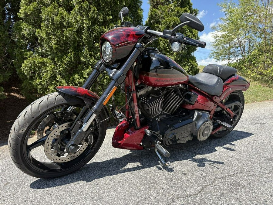 2017 Harley-Davidson Softail® CVO™ Pro Street Breakout®