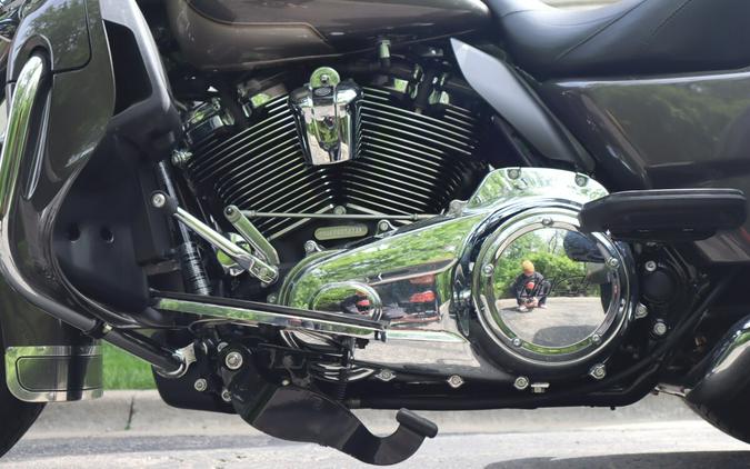 2023 Harley-Davidson Tri Glide Ultra FLHTCUTG