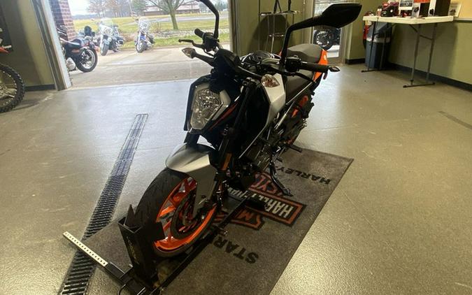 2023 KTM Duke 200