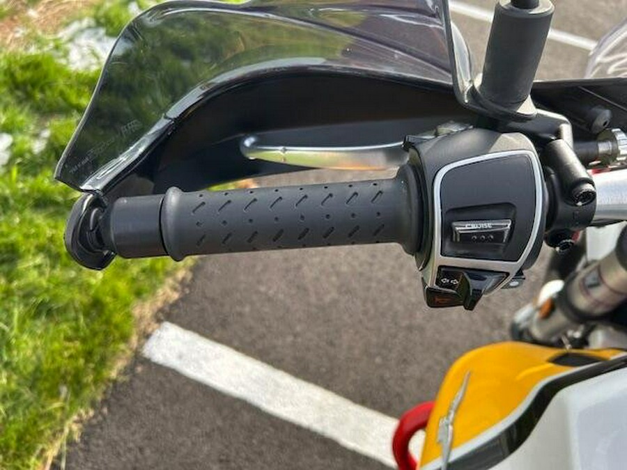 2020 Moto Guzzi V85 TT Adventure