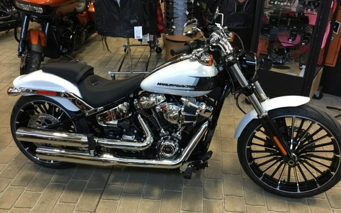 2024 Harley-Davidson® Breakout™ White Onyx Pearl