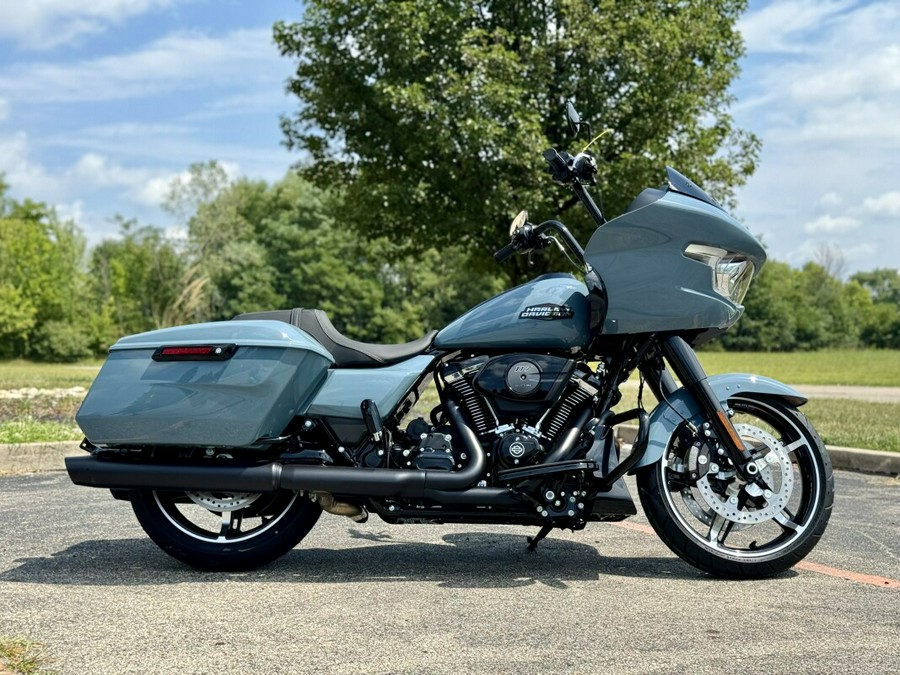 2024 Harley-Davidson Road Glide™ Sharkskin Blue - Black Finish