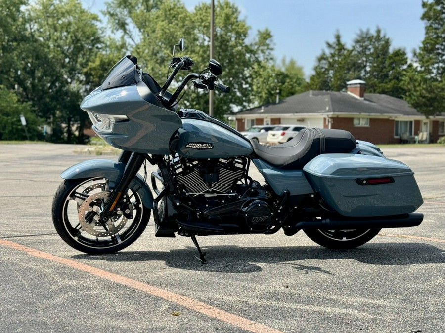 2024 Harley-Davidson Road Glide™ Sharkskin Blue - Black Finish