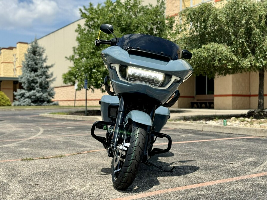 2024 Harley-Davidson Road Glide™ Sharkskin Blue - Black Finish