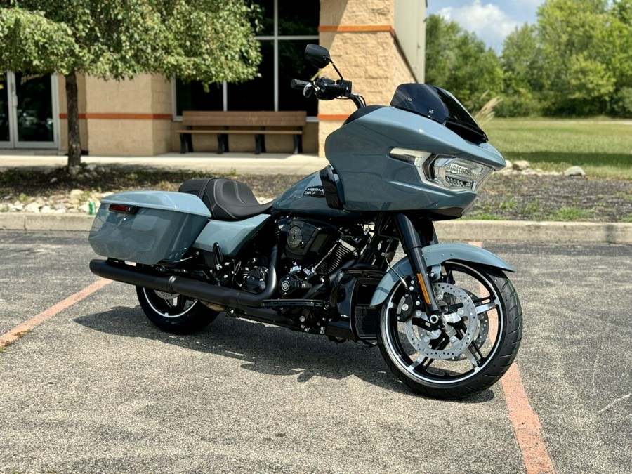 2024 Harley-Davidson Road Glide™ Sharkskin Blue - Black Finish