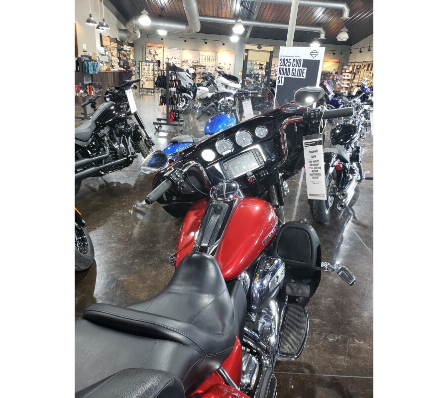 2018 Harley-Davidson Ultra Limited Wicked Red/Twisted Cherry