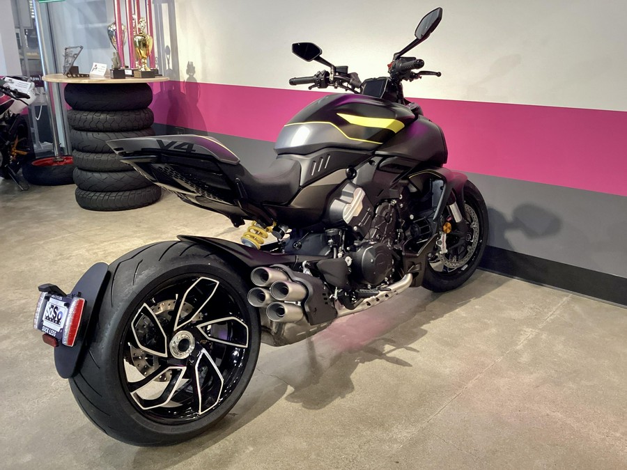 2026 Ducati Diavel V4